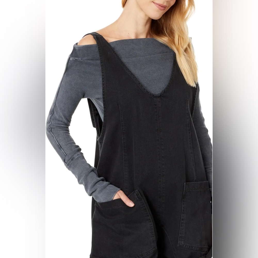 Women’s Free People denim high roller short tall overall jumpsuit. Size small